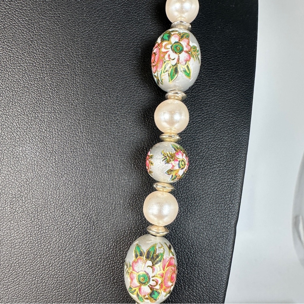 Vintage Faux Pearl & Hand Painted Floral Beaded Statement Necklace Gold Tone 26” - Picture 3 of 9